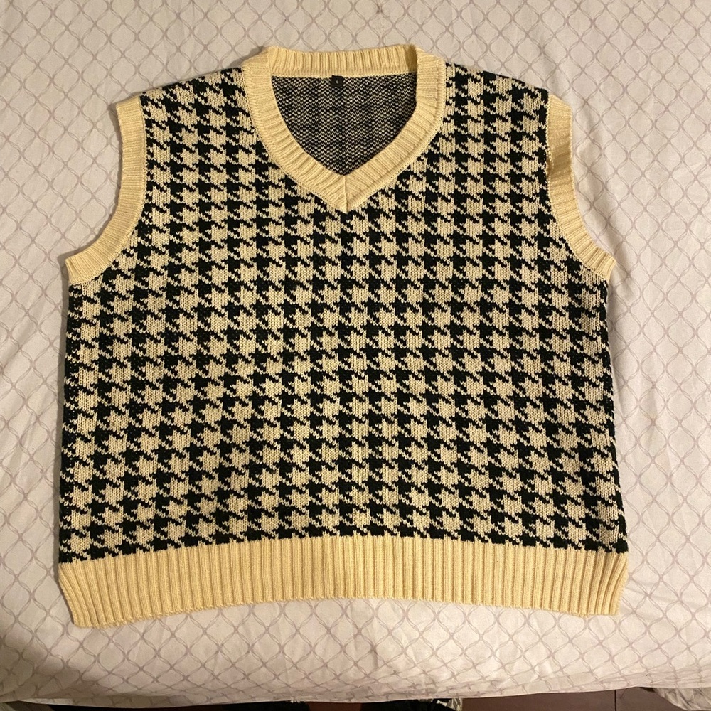 NEW Knitsweater Vest
